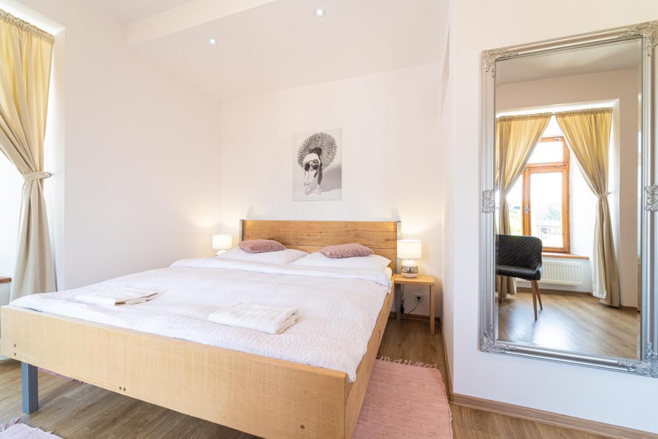 Plesivec Bed & Breakfast Hugo מראה חיצוני תמונה