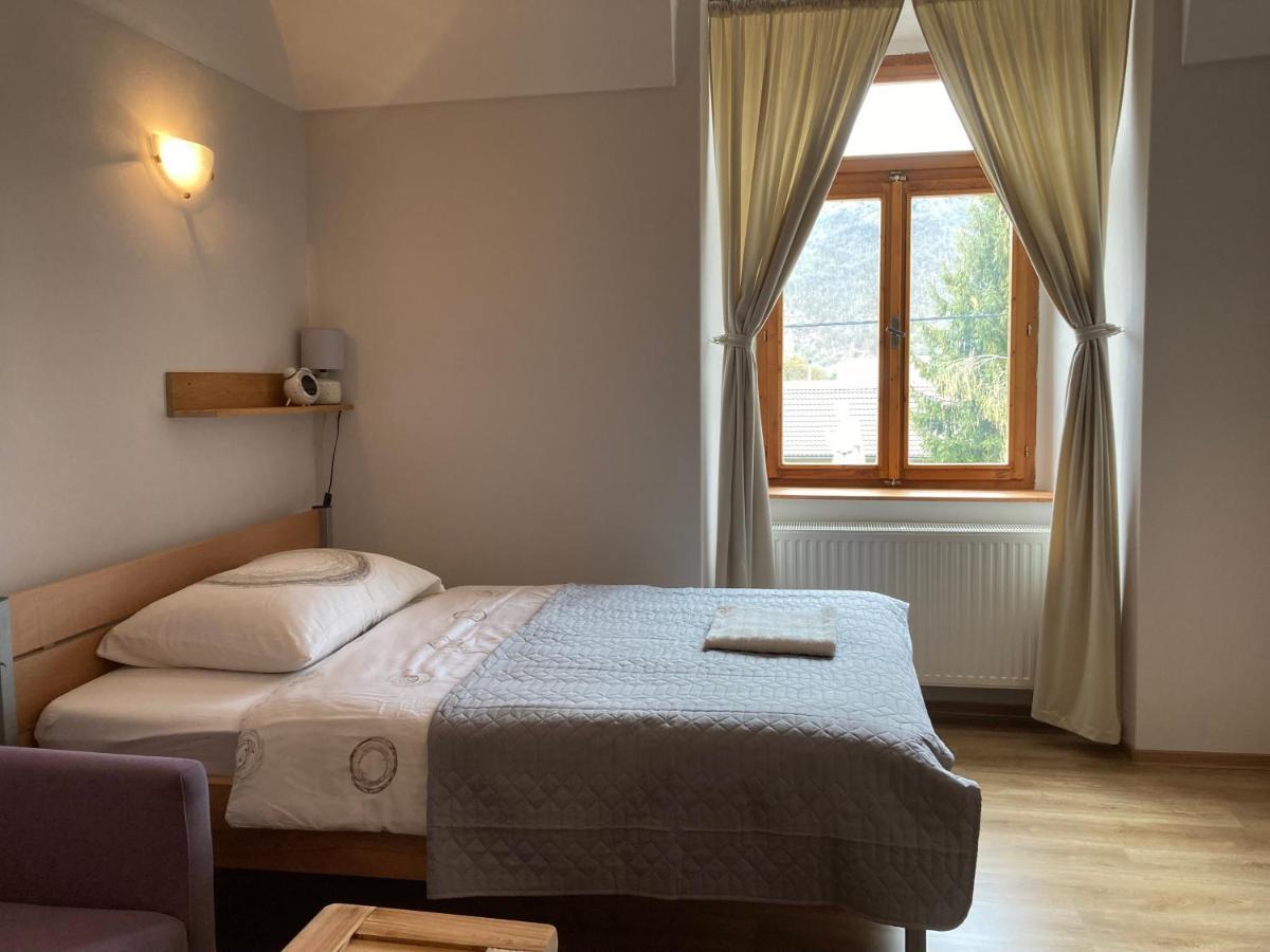 Plesivec Bed & Breakfast Hugo מראה חיצוני תמונה