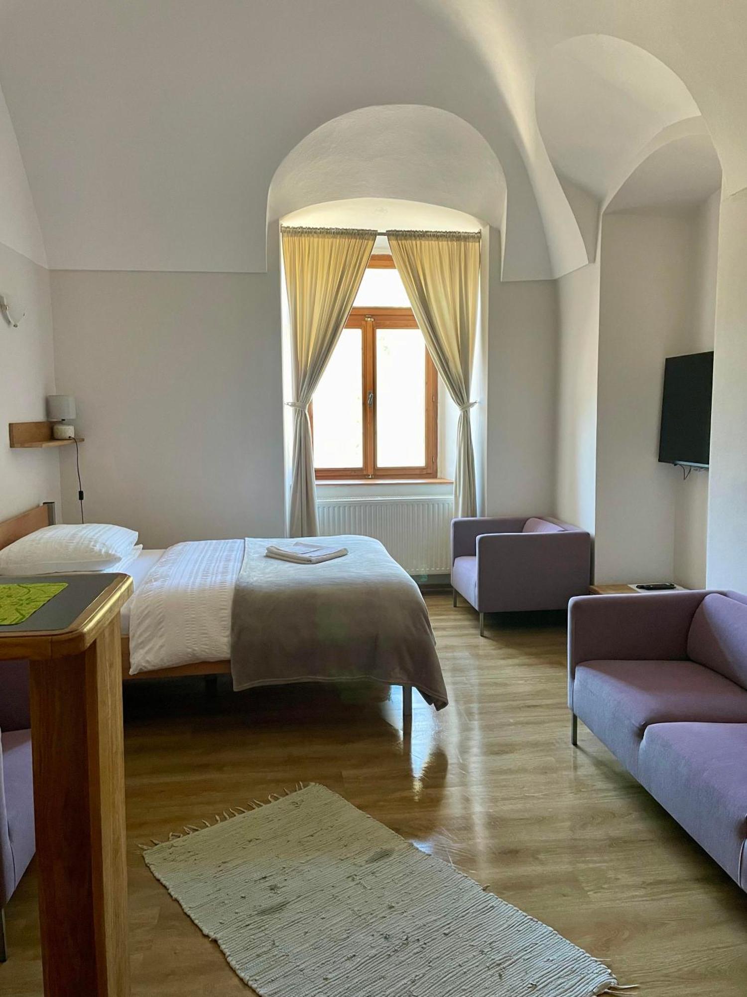 Plesivec Bed & Breakfast Hugo מראה חיצוני תמונה