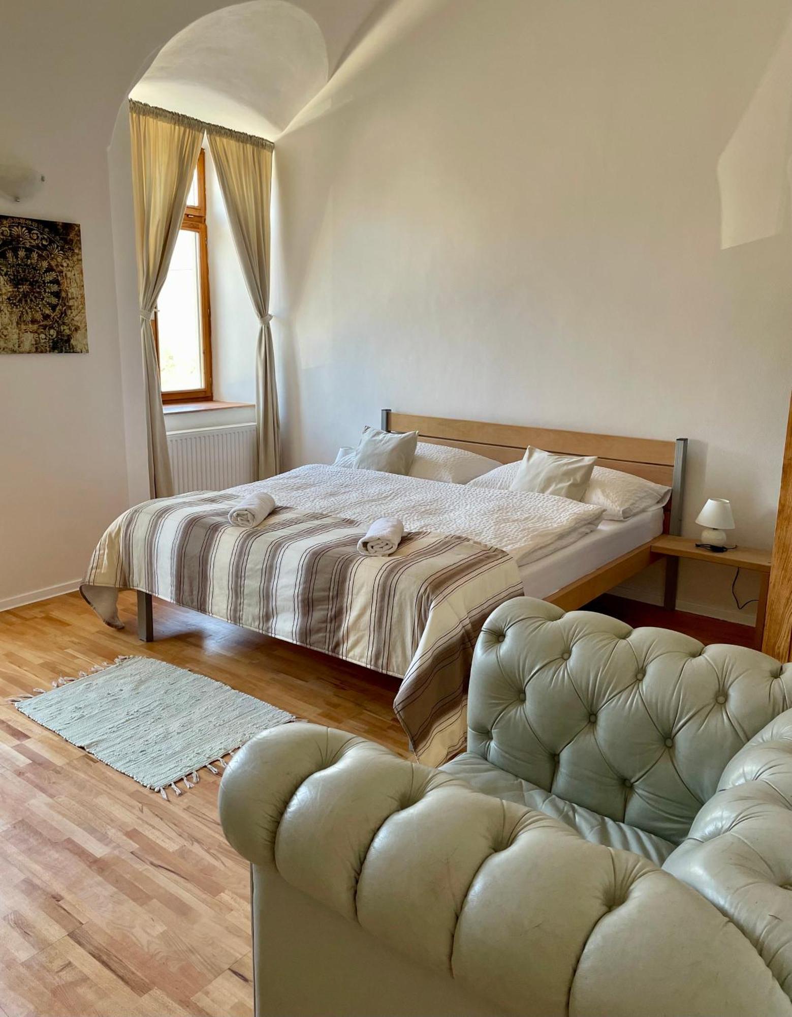 Plesivec Bed & Breakfast Hugo מראה חיצוני תמונה